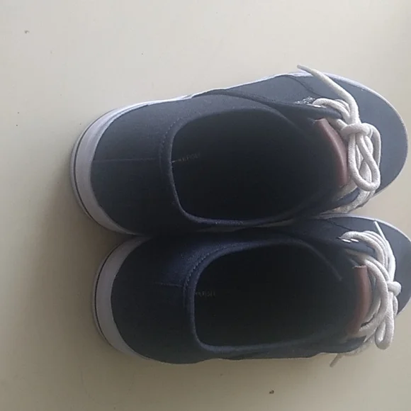 Shoes - Picture 3 of 6